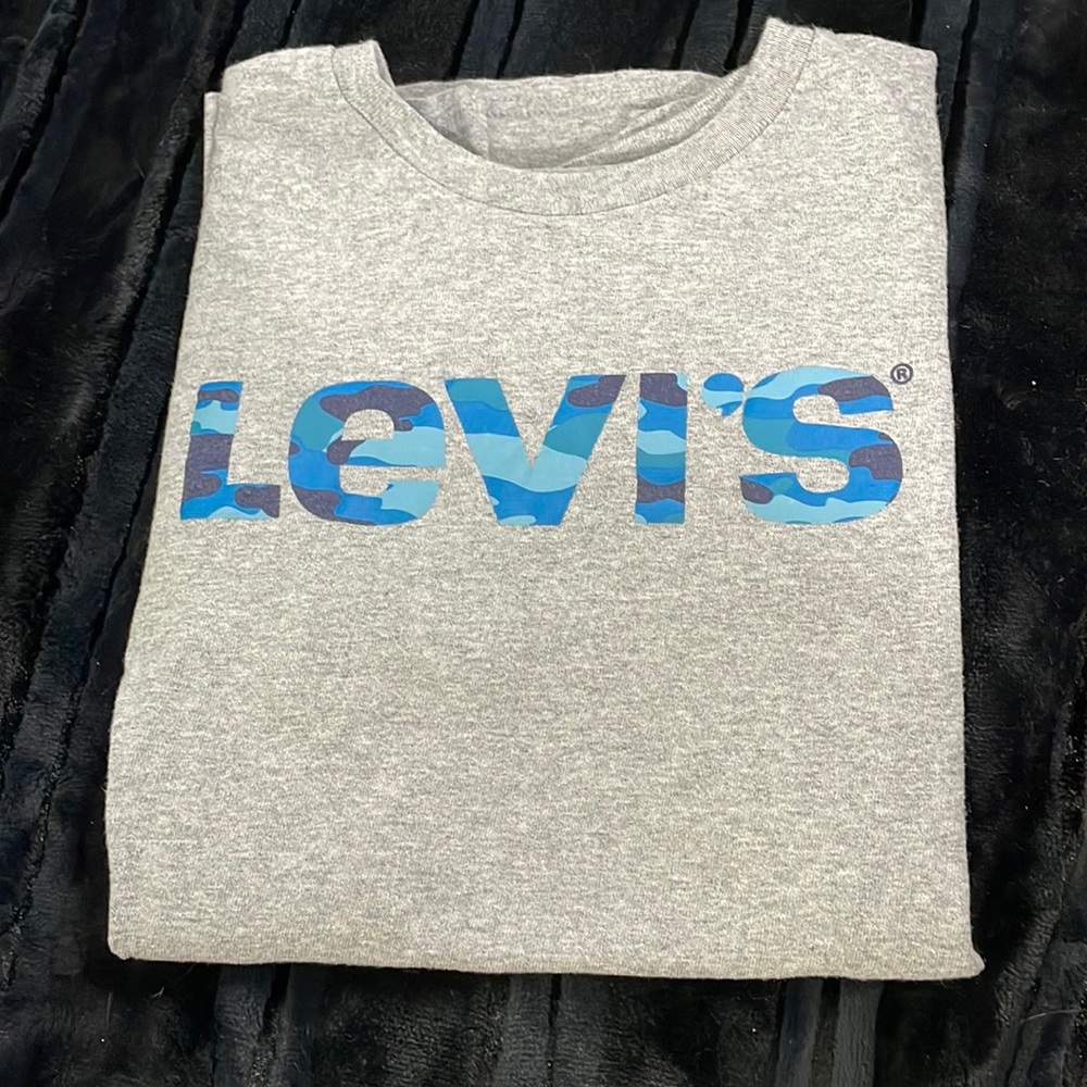 Levi’s short sleeve